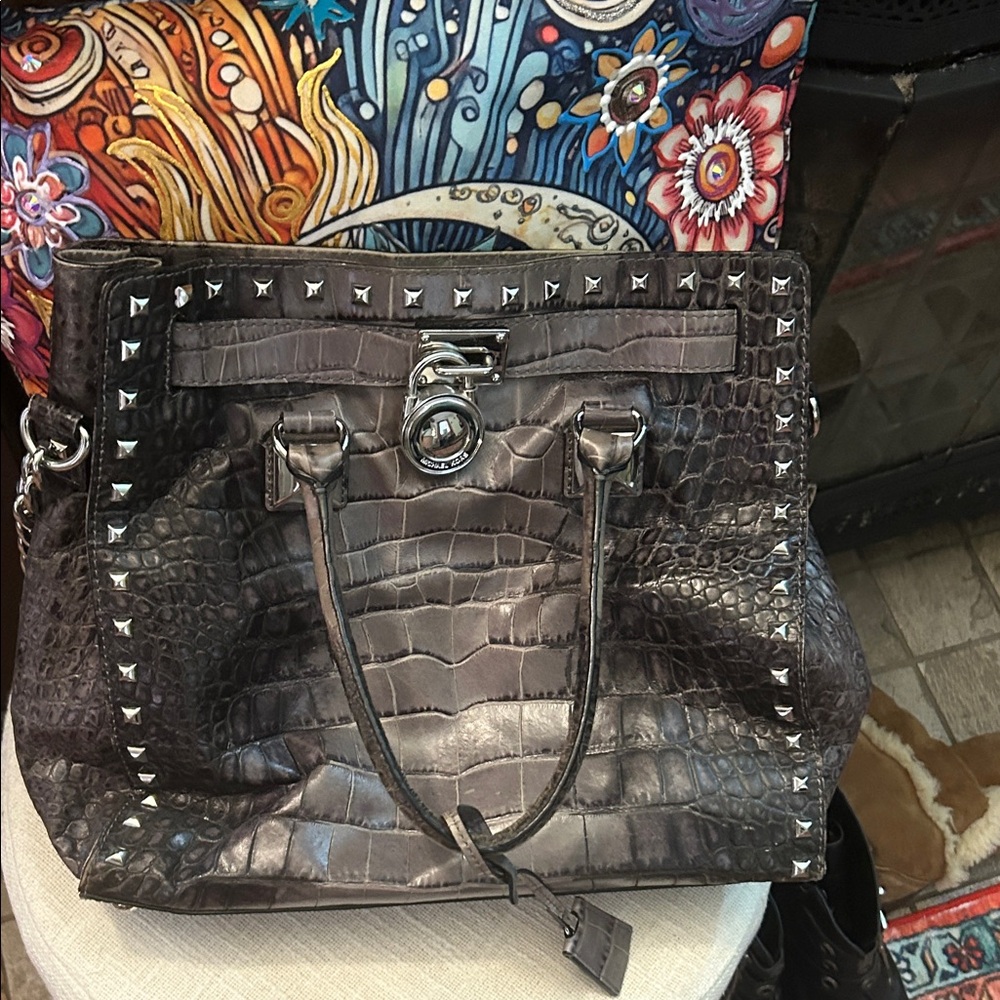 Michael Kors Studded Crocodile-Embossed Tote - Black - Picture 6 of 7